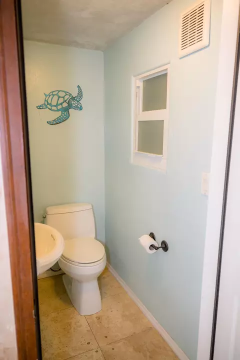 Bath - 464 Lime Dr, Key Largo, FL 33037 photo 1 of 12