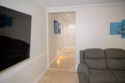 Entry Way - 464 Lime Dr, Key Largo, FL 33037 photo 3 of 7