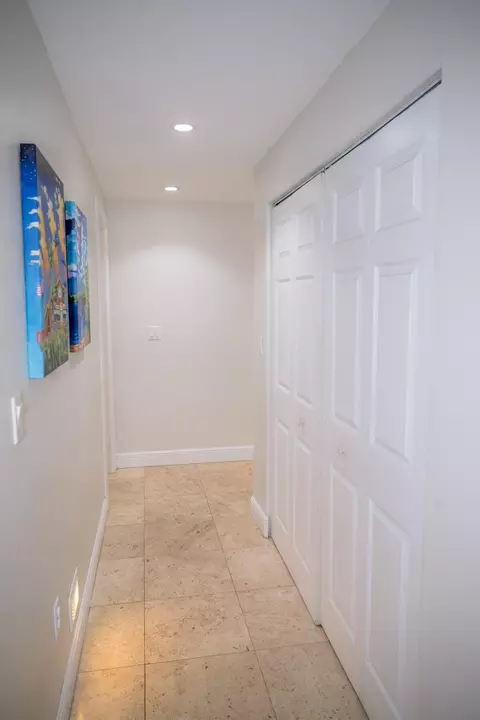 Entry Way - 464 Lime Dr, Key Largo, FL 33037 photo 4 of 7