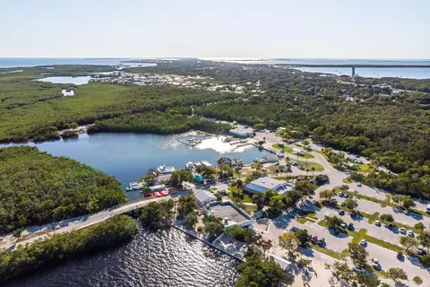 View/Area - 464 Lime Dr, Key Largo, FL 33037 photo 7 of 9