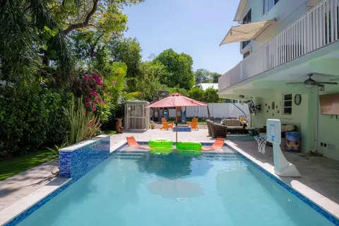 Exterior - 464 Lime Dr, Key Largo, FL 33037 photo 7 of 11