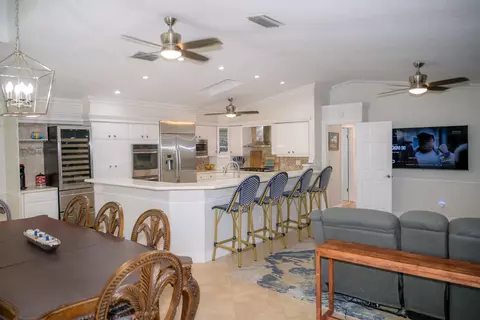 Kitchen - 464 Lime Dr, Key Largo, FL 33037 photo 1 of 6