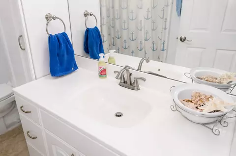 Bath - 464 Lime Dr, Key Largo, FL 33037 photo 8 of 12