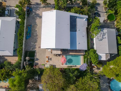 View/Area - 464 Lime Dr, Key Largo, FL 33037 photo 5 of 9