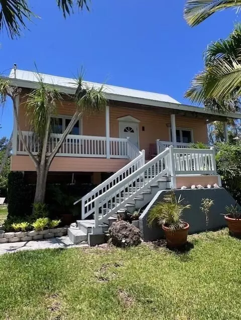 19462 Canal Dr, Sugarloaf Key, FL 33042