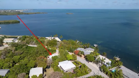 View/Area - 7563 Gulfstream Blvd, Marathon, FL 33050 photo 3 of 4