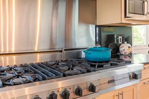 Kitchen - 7563 Gulfstream Blvd, Marathon, FL 33050 photo 6 of 7