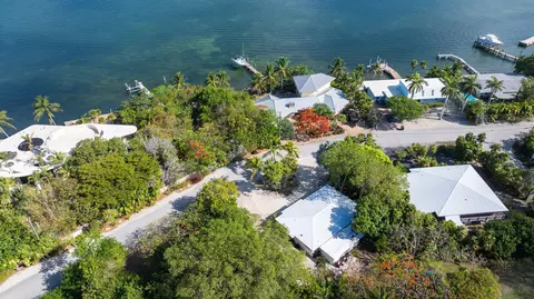 View/Area - 7563 Gulfstream Blvd, Marathon, FL 33050 photo 2 of 4