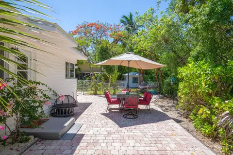 Exterior - 7563 Gulfstream Blvd, Marathon, FL 33050 photo 2 of 5