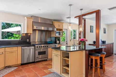 Kitchen - 7563 Gulfstream Blvd, Marathon, FL 33050 photo 5 of 7