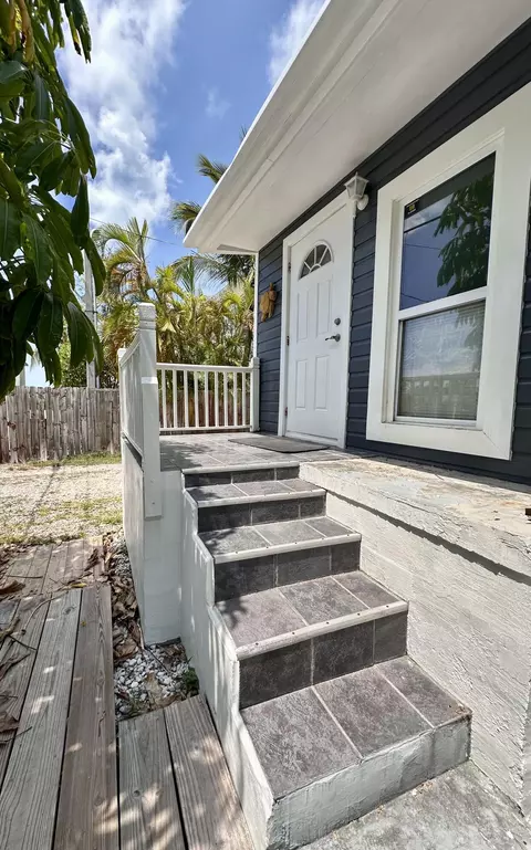 7274 Ed Swift Rd, Key West, FL 33040