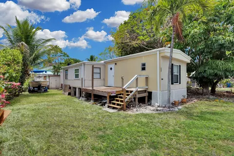 225 Lee Ave, Key Largo, FL 33037