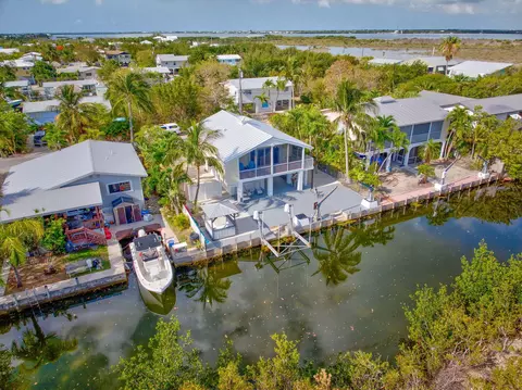 View/Area - 29025 Geranium Dr, Big Pine Key, FL 33043 photo 2 of 9