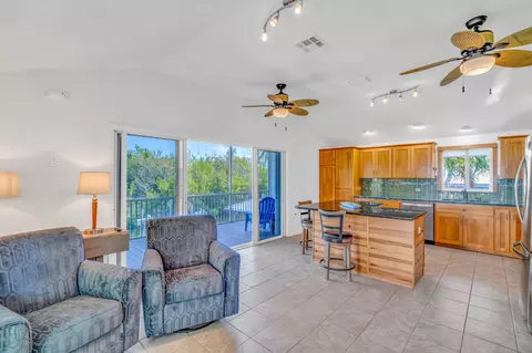 Kitchen - 29025 Geranium Dr, Big Pine Key, FL 33043 photo 5 of 5