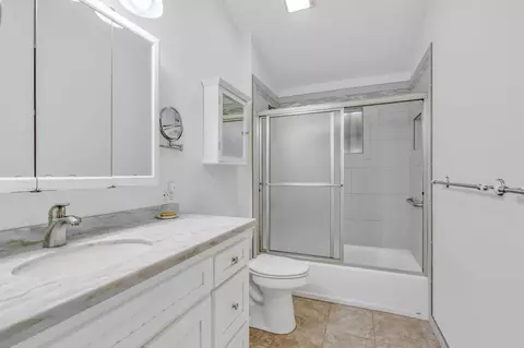 Bath - 29025 Geranium Dr, Big Pine Key, FL 33043 photo 1 of 4