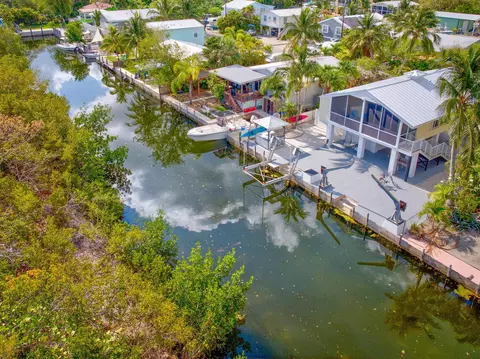 View/Area - 29025 Geranium Dr, Big Pine Key, FL 33043 photo 8 of 9