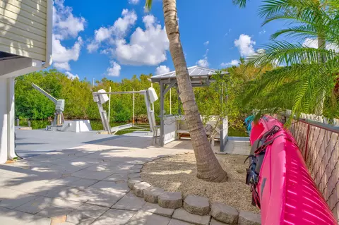 Exterior - 29025 Geranium Dr, Big Pine Key, FL 33043 photo 4 of 12