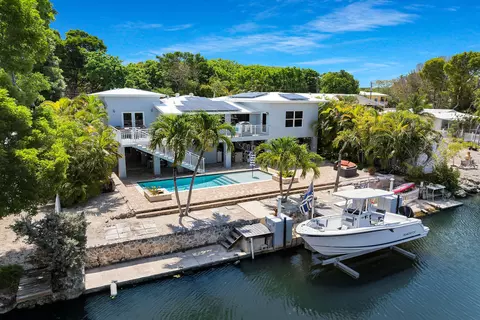 853 Ellen Dr, Key Largo, FL 33037