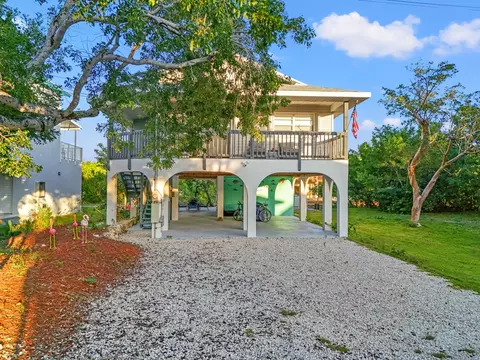3635 Tradewinds St, Big Pine Key, FL 33043