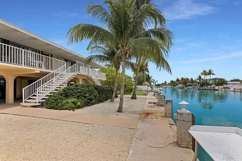 511 9th St #KEY colony, Key Colony Beach, FL 33051 photo 3