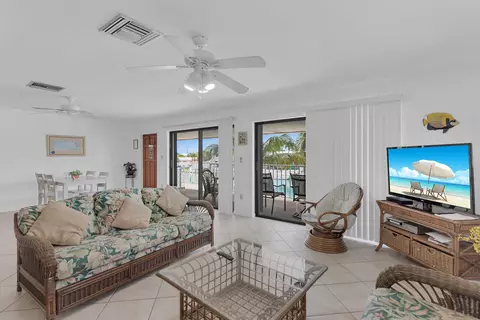 511 9th St #KEY colony, Key Colony Beach, FL 33051 photo 4