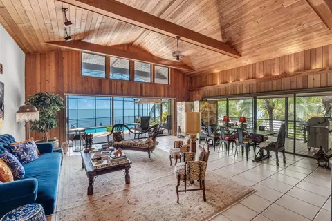 8 South Dr, Key Largo, FL 33037