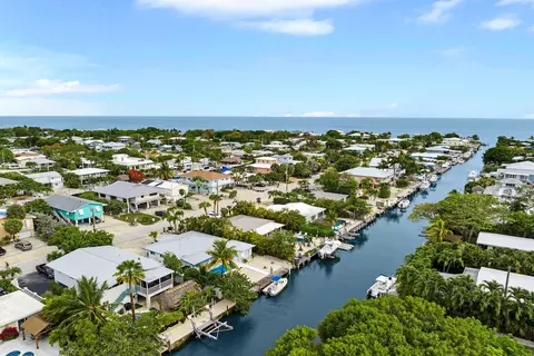 2016 Yellowtail Dr, Marathon, FL 33050 photo 3