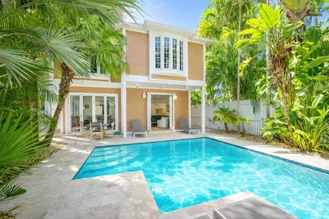 202 Admirals Ln, Key West, FL 33040