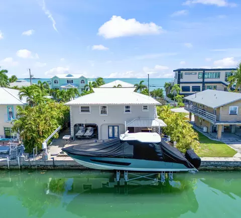 229 E Caribbean Dr, Summerland Key, FL 33042