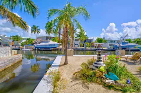 161 Ocean Dr, Tavernier, FL 33070