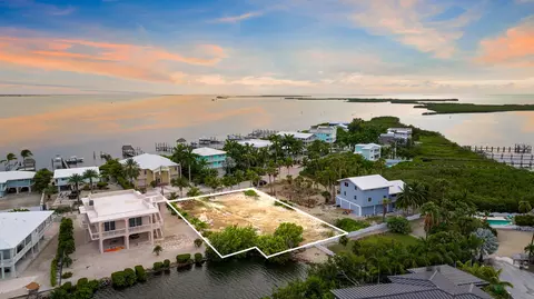 86 N Bounty Ln, Key Largo, FL 33037