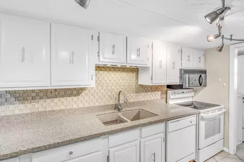 201 E Ocean Dr #110, Key Colony Beach, FL 33051 photo 12