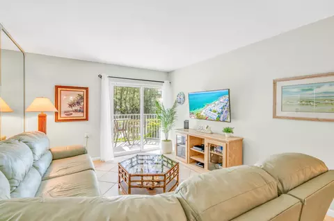 201 E Ocean Dr #110, Key Colony Beach, FL 33051 photo 4
