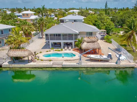 17166 W Wahoo Ln, Sugarloaf Key, FL 33042