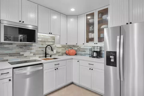 109 Avenue D #302, Marathon, FL 33050