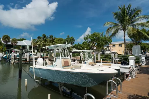 9812 Windward Ave, Key Largo, FL 33037