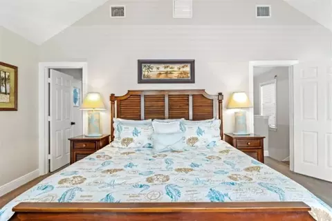 Bedroom - 7202 Simran Ln, Duck Key, FL 33050 photo 4 of 6