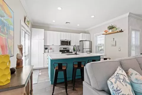 Kitchen - 7202 Simran Ln, Duck Key, FL 33050 photo 2 of 2