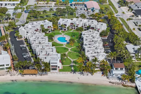 601 W Ocean Dr #209D, Key Colony Beach, FL 33051