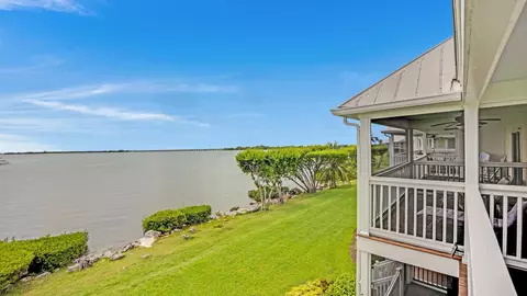 5054 Sunset Village Dr, Duck Key, FL 33050