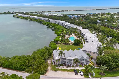 5103 Sunset Village Dr, Duck Key, FL 33050