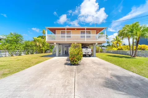 17137 W Bonita Ln, Sugarloaf Key, FL 33042