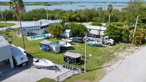 14 Dolphin Rd, Big Coppitt, FL 33040