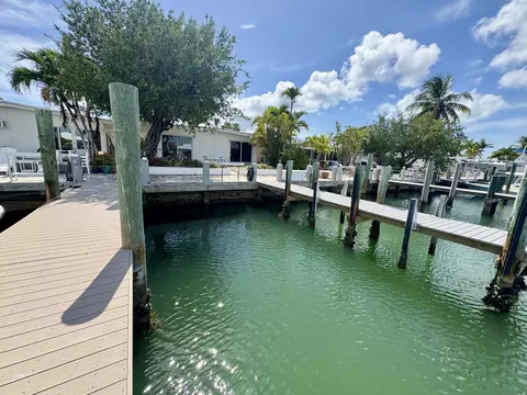 9 7th St, Key Colony, FL 33051
