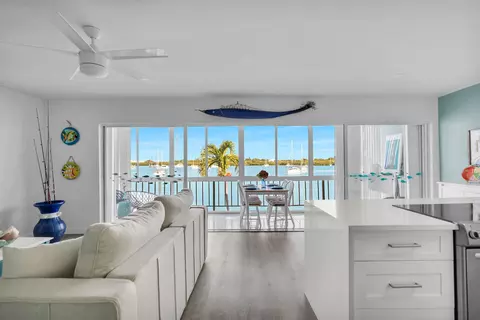303 Sombrero Blvd #207, Marathon, FL 33050