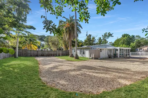 28 Tarpon Ave, Key Largo, FL 33037