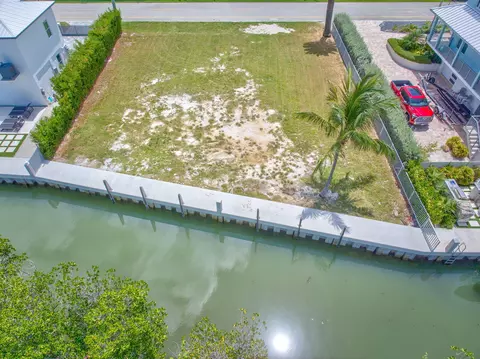 200 15th Cir, Key Colony, FL 33051
