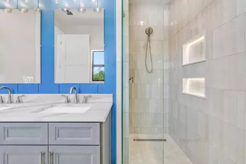 Bath - 708 82nd Street Ocean Street Ocean Street Ocean, Marathon, FL 33050 photo 5 of 7