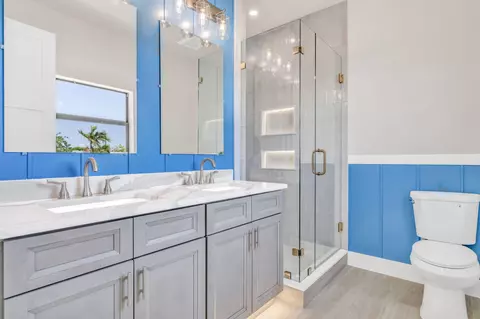 Bath - 708 82nd Street Ocean Street Ocean Street Ocean, Marathon, FL 33050 photo 4 of 7