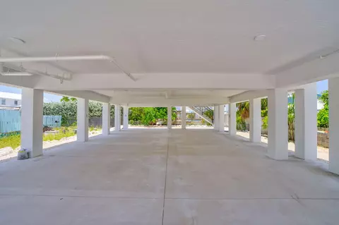 Exterior - 708 82nd Street Ocean Street Ocean Street Ocean, Marathon, FL 33050 photo 2 of 2